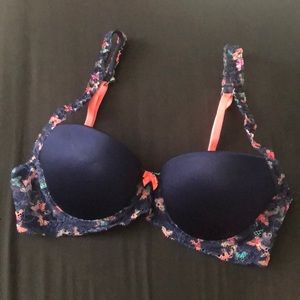 Victoria’s Secret 32A Bra